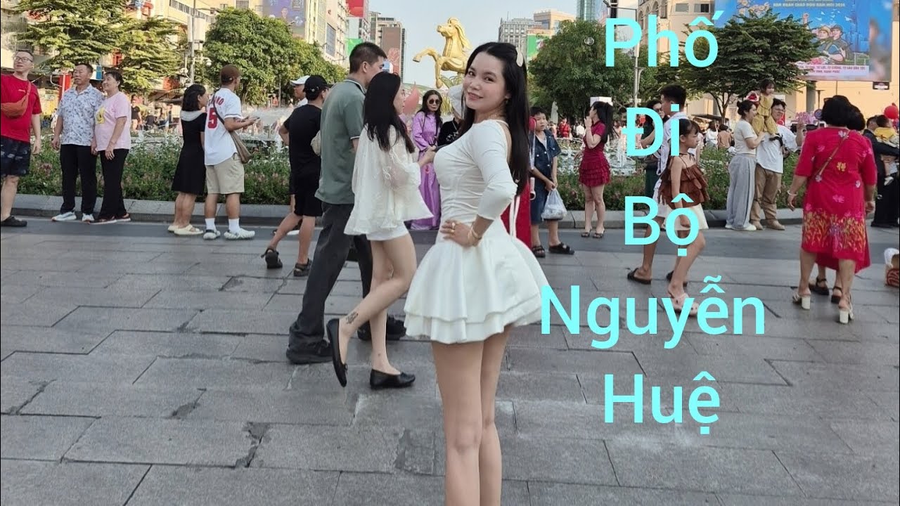 Đi Dạo Phố Đi Bộ Nguyễn Huệ Mùng 4 Tết.