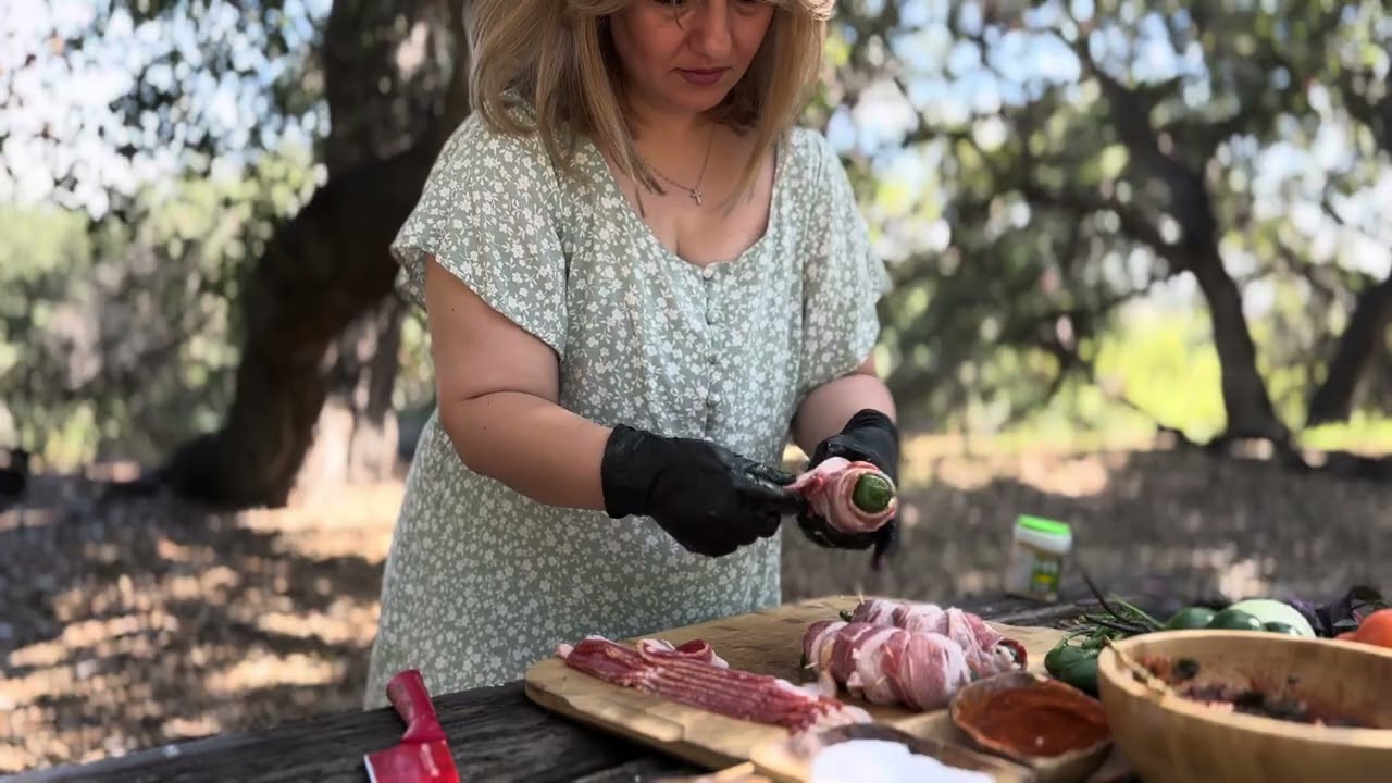 Outdoor cooking/Kebab/Jalapeno ￼ with cream cheese and bacon/Tomato sauce/👌👌👌