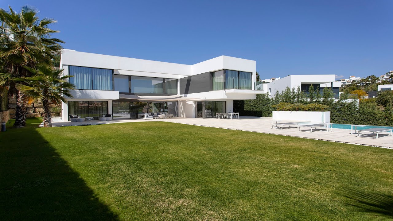 Superb Modern Luxury Villa, Marbella | €2.700.000 | Marbella Hills Homes Real Estate