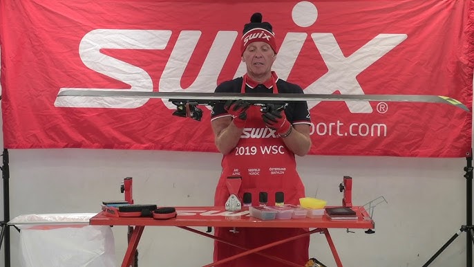 How to clean base with Swix Glide Wax Cleaner - alpine 