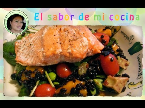 Video: Ensalada Abundante De Salmón Y Arroz