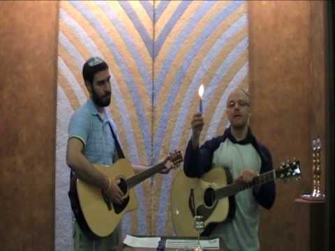 Alex and Isaac explain how to do the Havdallah ser...