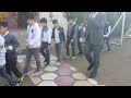 انسحاب التلاميذ من الساحة الى الصفوف على انغام النشيد الوطني العراقي