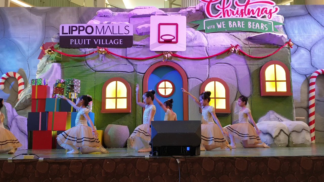 20191220 171427 performing di Pluit Village 20 Des 2019 