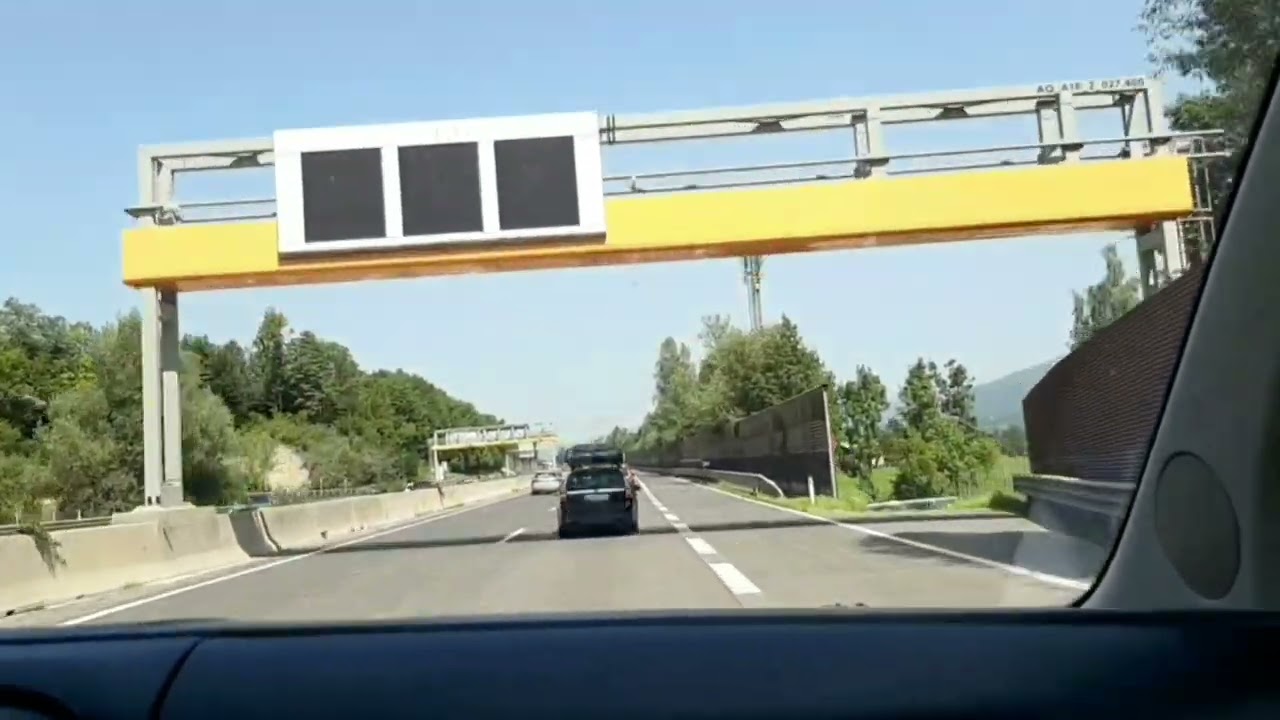 # اموم روزی شدم از خانه رای مادر دو گوشوار داد برای خرچی باچشم پور ازشک گفته زودتر بیای #