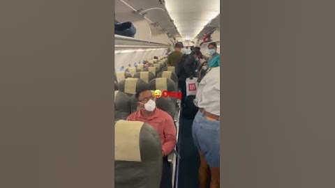 Flight mei dekhi Mia khalifa…..🤣