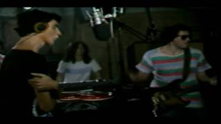 Video thumbnail of "[HD] Charly Garcia- Demoliendo hoteles - estudio 1984"