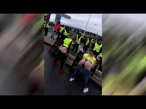 Yellow vests girls twerk in public  Publicly bare ass. [ntk]©