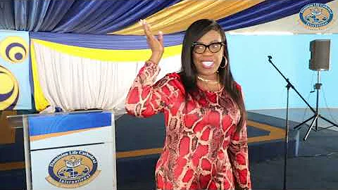 Dr. Cheryll Holmes addressing Couples Seminar enti...
