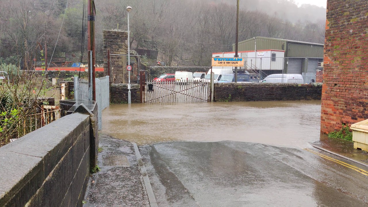 Falling Royd Hebden Bridge Hebden bridge stubbing Holme road bridge 9/2/2020 - YouTube