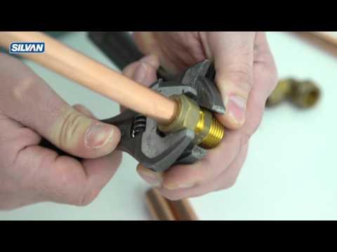 Video: Hvordan tilslutter man kompressionsbeslag til et kobberrør?