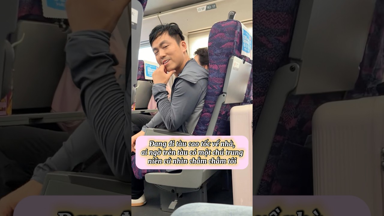 Đang đi về nhà, ai ngờ trên tàu có một chú trung niên cứ nhìn chằm chằm tôi #haihuoc #funny #giaitri