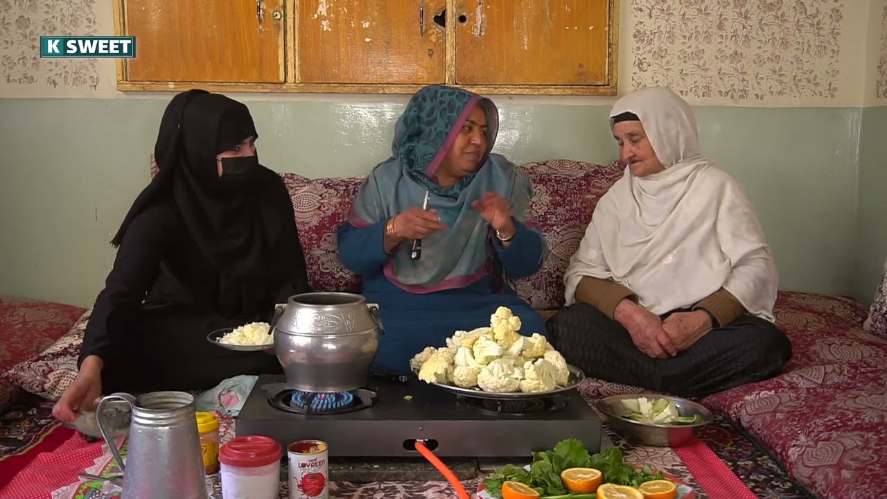 خاله نفیسه و بی بی جان برایتان گلپی پخته کرد ولی سارا جان قهر است 😱😍😘