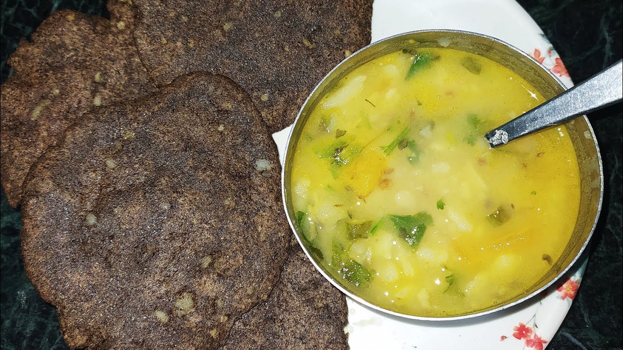 vrat wali aloo ki sabji or kuttu k aate ki poori# fast k liye boiled aloo sabji# kuttu aate ki puri#