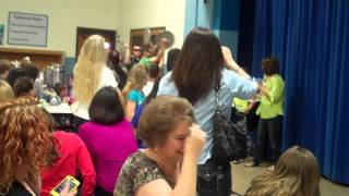 Crestview Elementary FLASHMOB - Muffins with mom