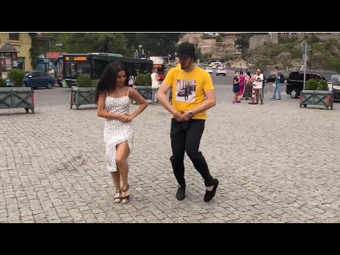 Девушка Танцует Очень Красиво На Улице Шардени Тбилиси Лезгинка 2021 Гогия ALISHKA Хит Кавказа Gogia