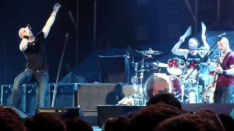 Daughtry - Ghost of me - Live in Liverpool supporting Nickelback 17/01/10 (HQ)