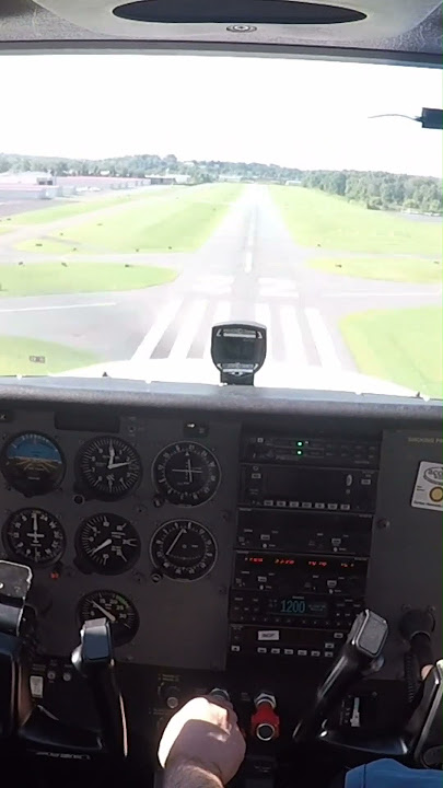 Flight Training Cessna 172 Landing #aviation #flying #privatepilot #flighttraining #cessna172