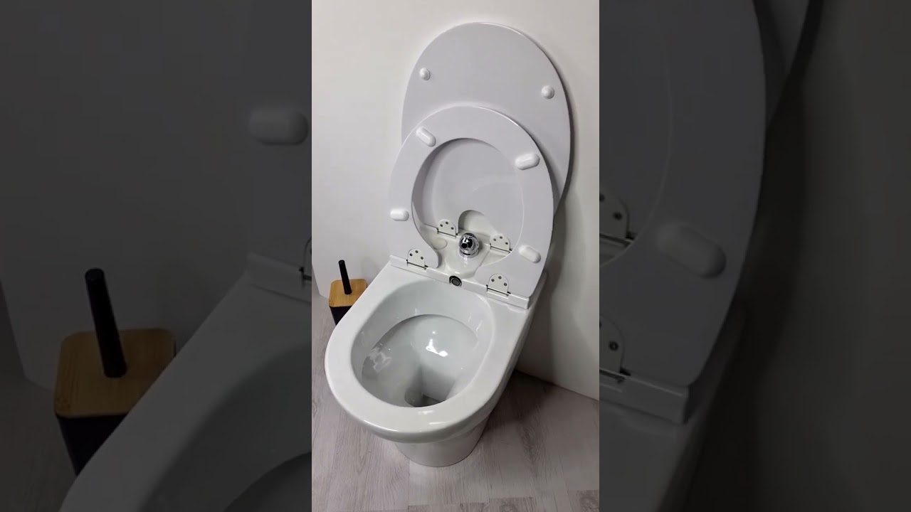 Copriwater con Bidet incorporato COMBY Universale - Seduta multifunzione in bagno Shorts