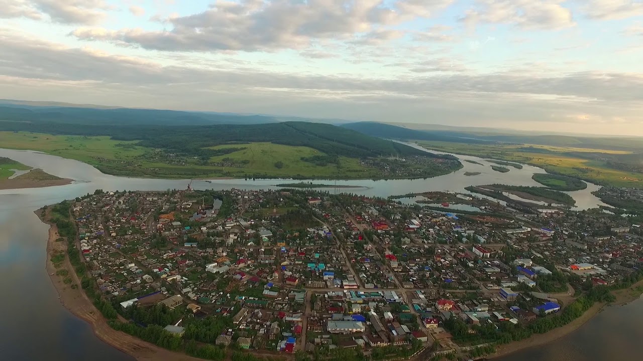 Улицы киренска. Киренск город. Природа Киренского района. Киренск Иркутская. Поселок Киренск Иркутская область.