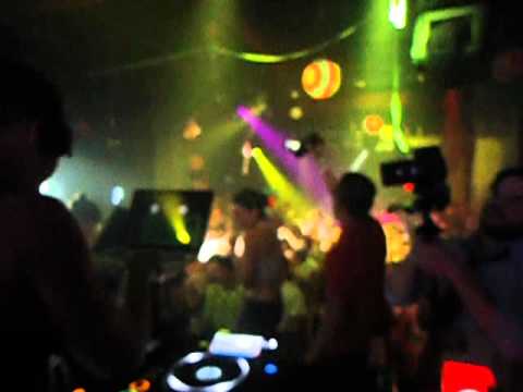 Moombahton Massive Miami : Diplo (1) : "Bubble Butt"
