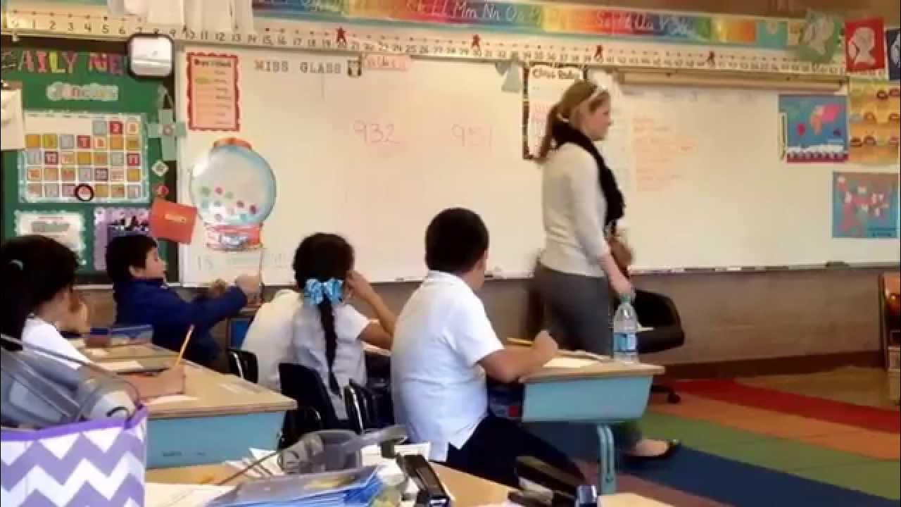2nd Grade Math Lesson- comparing two 3-digit numbers (CCSS: 2.NBT.A.4