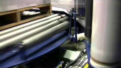 Lantech Q1000 Automatic Stretch Wrapper - Pallets