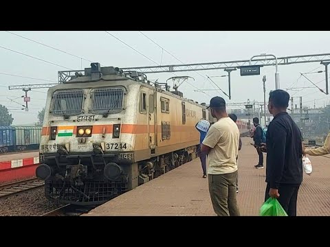 12815 - NANDAN KANAN EXPRESS (PURI- ANAND VIHAR TERMINAL) STAY IN (BLS ...