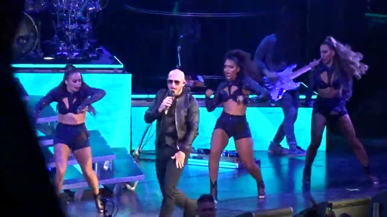 Pitbull Hey Baby Live at Pine Knob Theatre in Clarkston, MI on 831