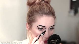 Lace mask, golden eyes, red lips DIY