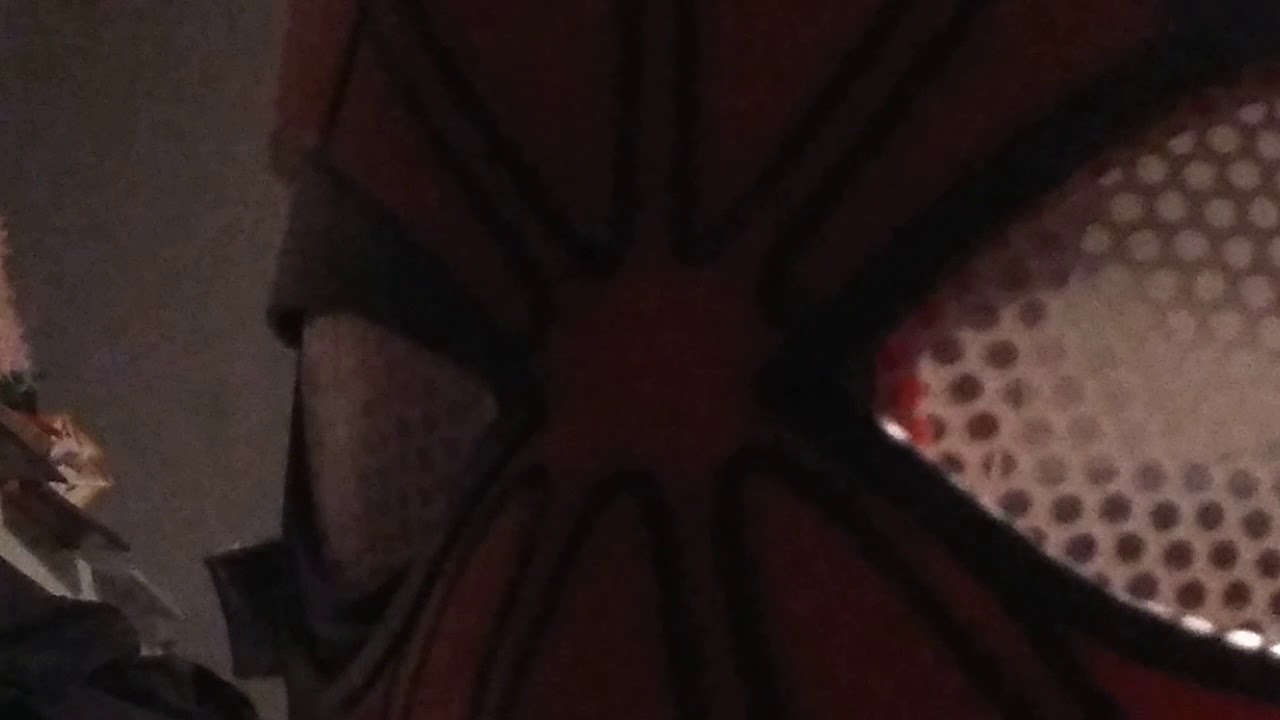 Masque Spiderman Avec Les Yeux Qui Bougent