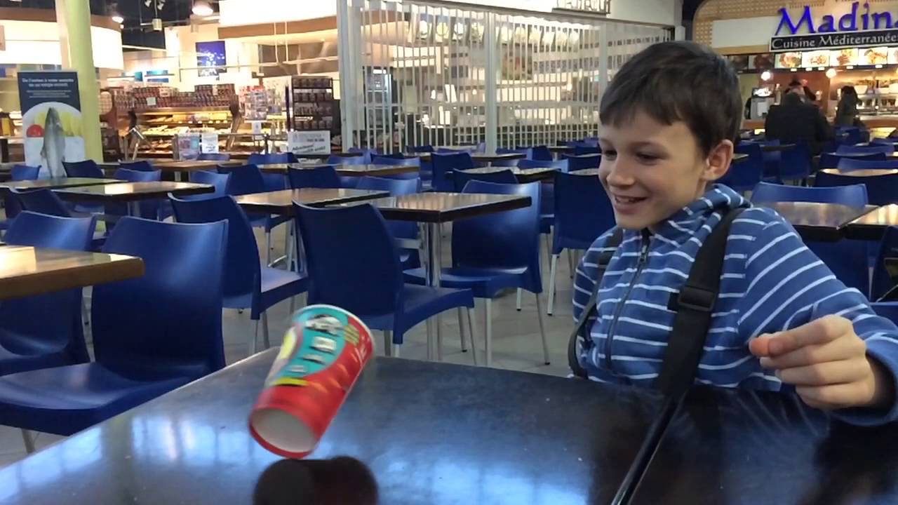 camera iphone 8 plus apk Spinning carton coffee cup (slow motion)