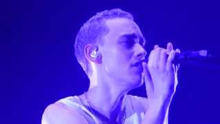 Miniatura del video "Years & Years - Toxic (Britney Spears cover) - Brighton Centre - Brighton - 24.10.15"