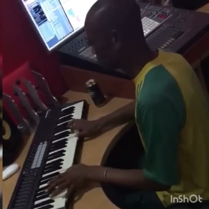 joe shirimani plays bluez piano