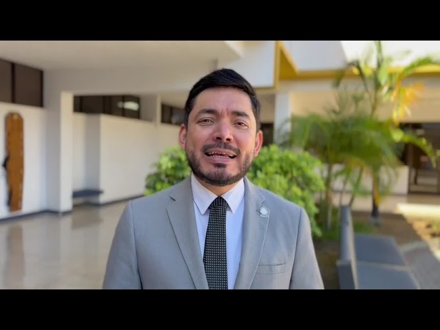 Watch Ministro de Educación, Leonardo Sánchez, se refiere al inicio del proceso de formación permanente on YouTube.