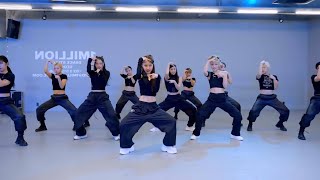 Video thumbnail of "FIFTY FIFTY - LOG IN Dance Practice Mirrored Version"