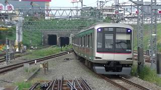 東武50050系を追い抜く東急5000系