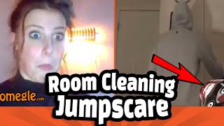 Omegle JUMPSCARE PRANK - Room Cleaning