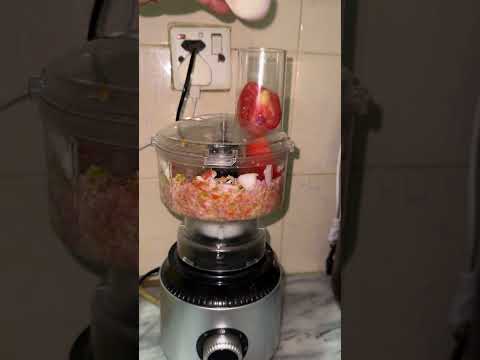 How to chop vegetables in a beetro food processor #howto #how #foodprocessor #chopper #chop #shorts