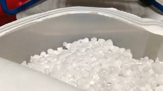 除湿剤にミニ扇風機の風を当ててみた