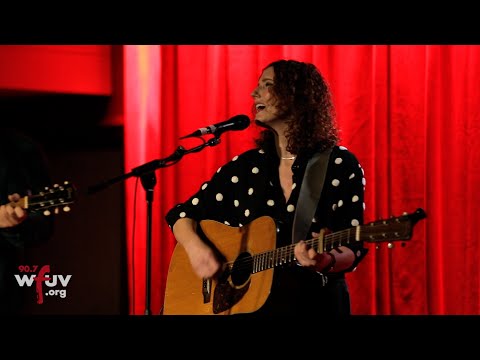 Kathleen Edwards - "6 O'Clock News" (Live at The Loft at City Winery)