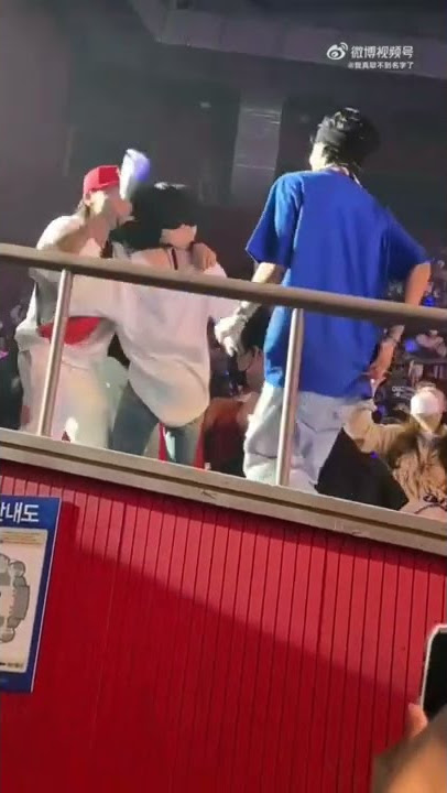 D&E at Winner concert~ gemesh bgt oii~😝 #superjunior #donghae #eunhyuk #suju #winner #shorts