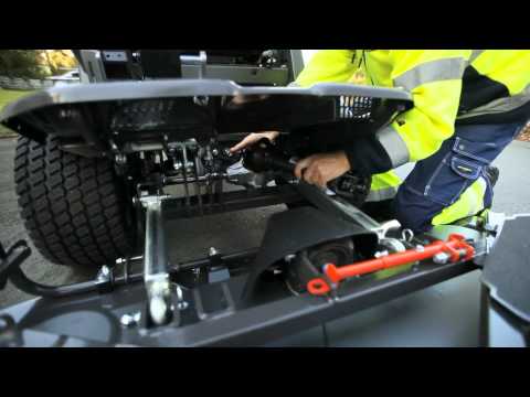 Husqvarna P 525D - how to attach the cutting deck Combi 155