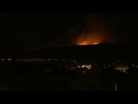 Video: Un Incendio Nell'isola Greca Porta All'evacuazione Della Spiaggia Di 1.000 Persone