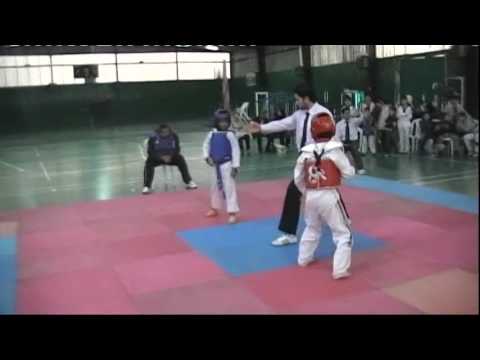 اللاعب منيار ضد لاعب من نادي العرين وانتهت بفوز منيار