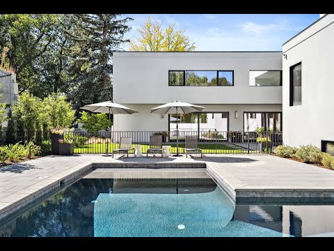 FOR LEASE: Modern
