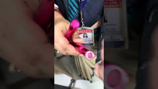 Lunch time mein female mitroh ne unboxing krli apne lipsticks 😂😭