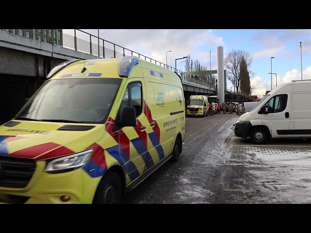 Maassluizer van 82 jaar  raakt zwaar gewond na steekpartij Delfshavenseweg Rotterdam
