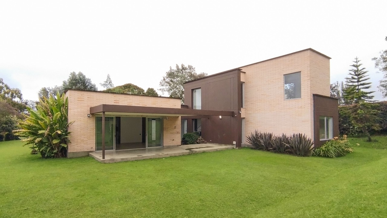 #casaenarriendo #envigado sector Alto de Las Palmas código 11160 #livinmobiliaria