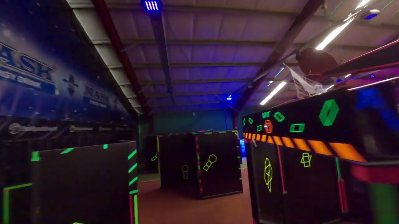 FunSportEvents | Drohnenflug durch die Hallen